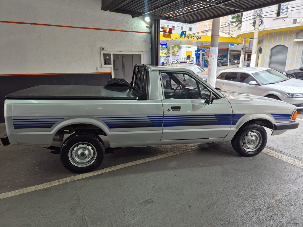 Ford Pampa Prata