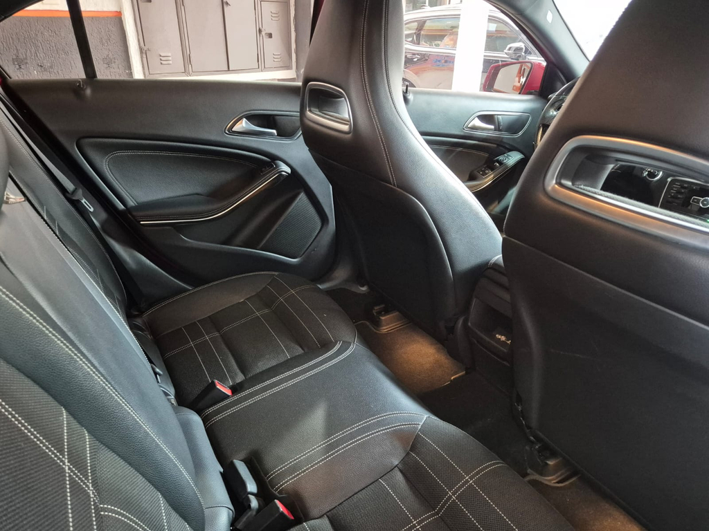 Mercedes Benz A 200 Vermelho