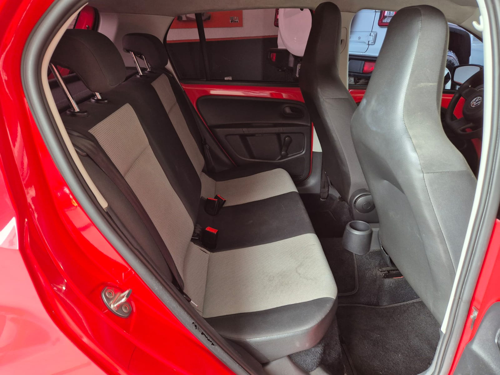 Volkswagen Up! Vermelho