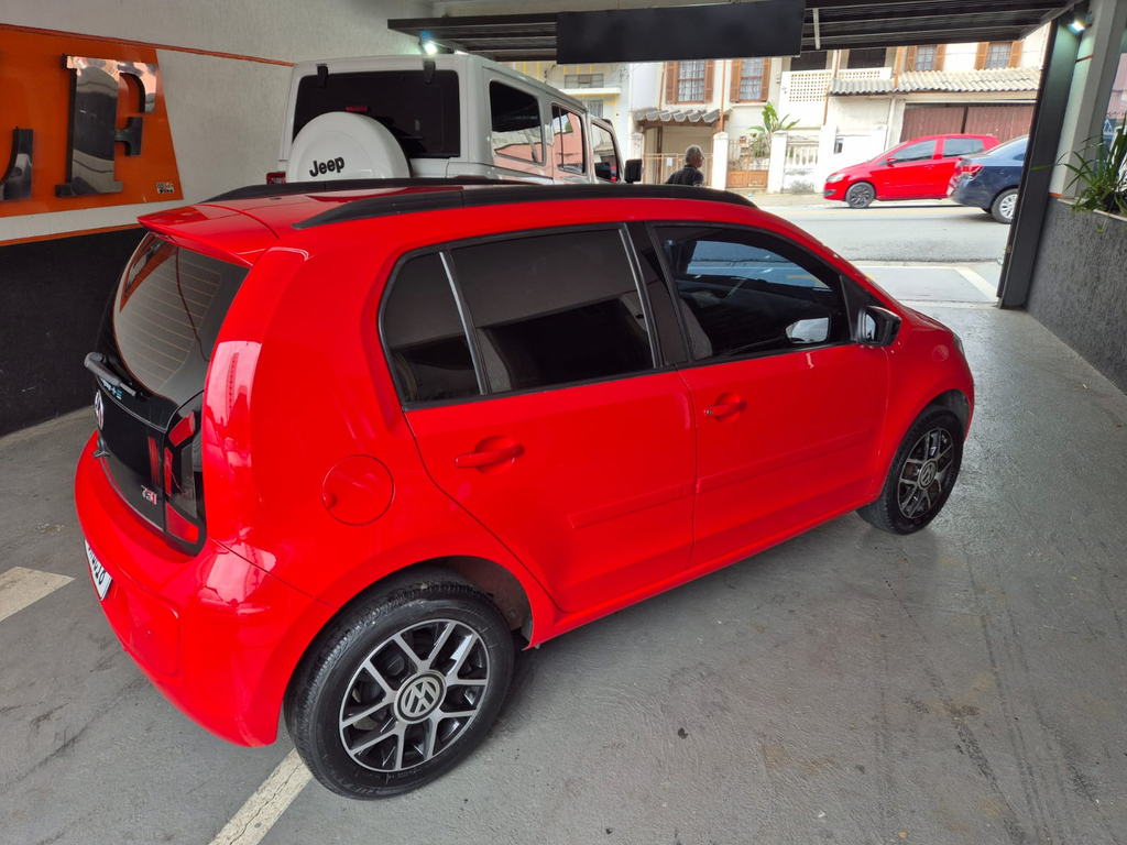 Volkswagen Up! Vermelho