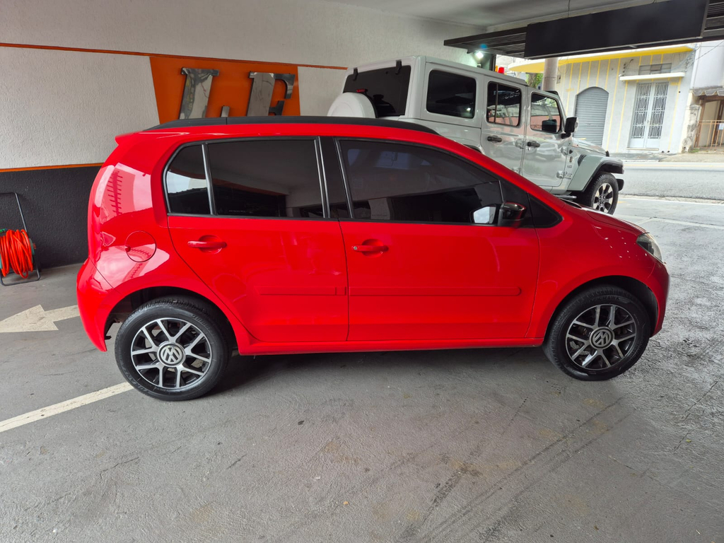 Volkswagen Up! Vermelho