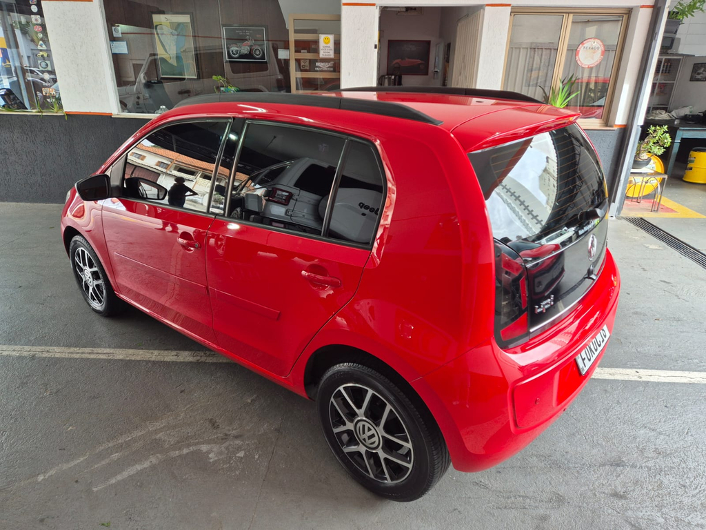 Volkswagen Up! Vermelho