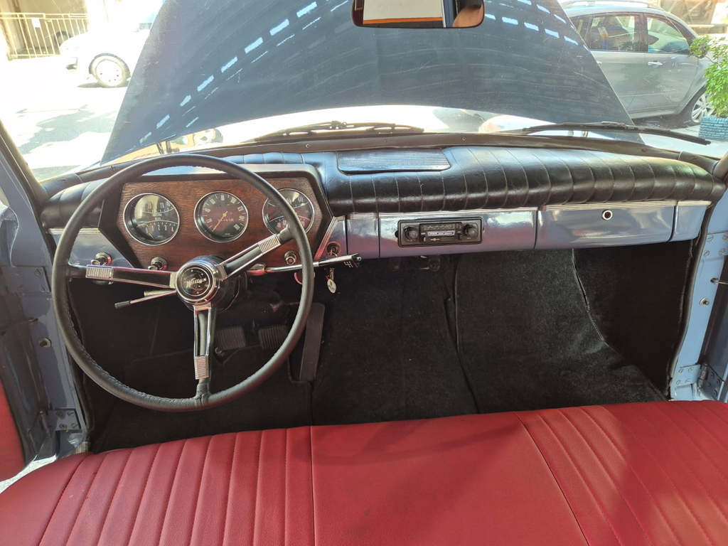 Willys Overland Cinza
