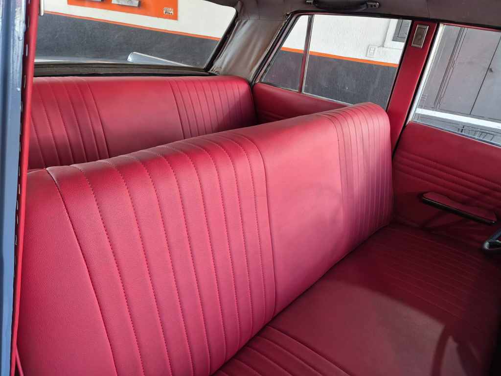 Willys Overland Cinza