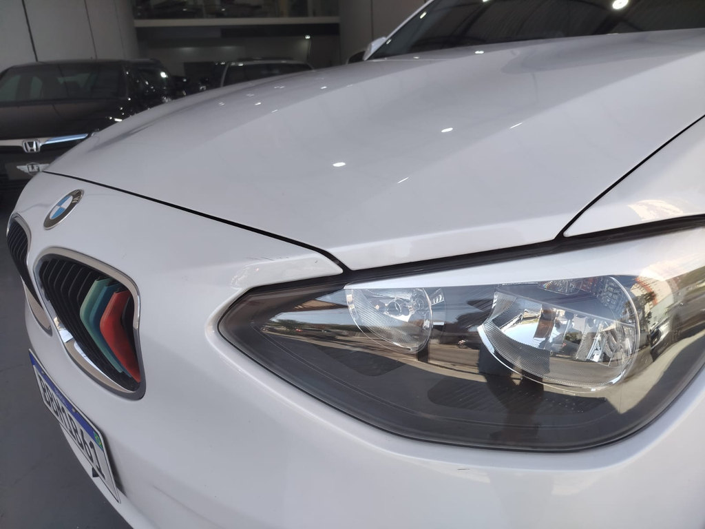 BMW 116iA Branco