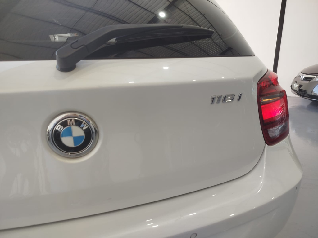 BMW 116iA Branco