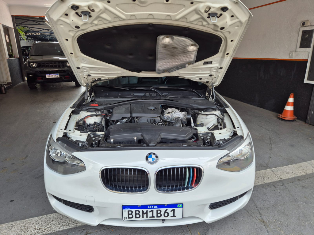 BMW 116iA Branco