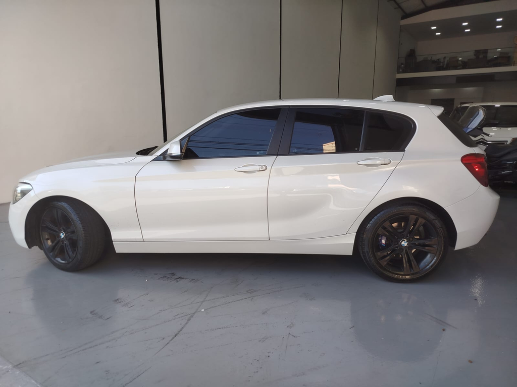 BMW 116iA Branco