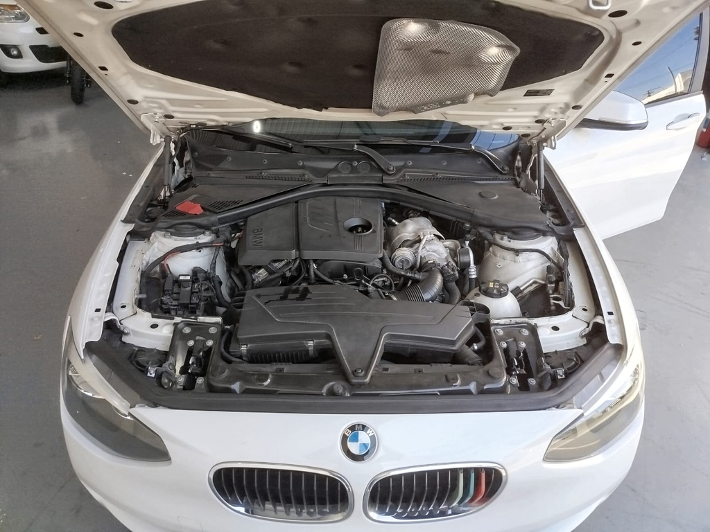 BMW 116iA Branco