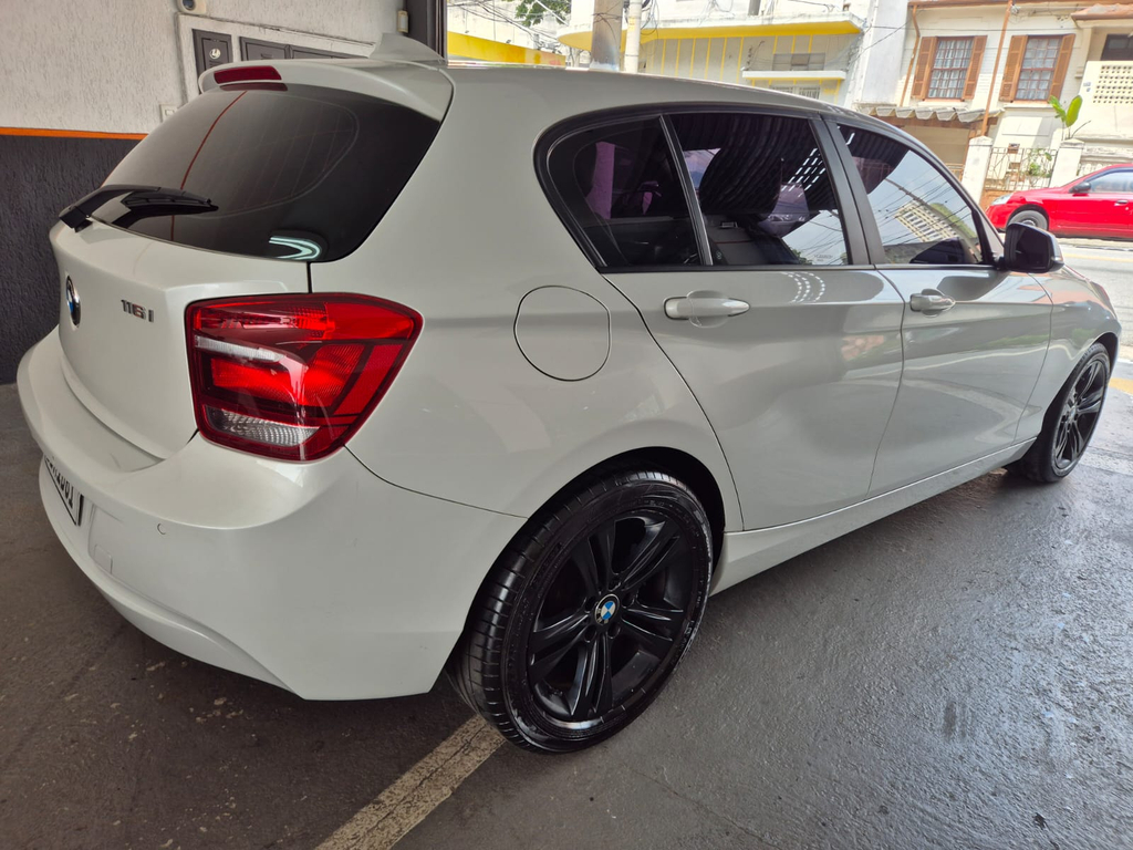 BMW 116iA Branco