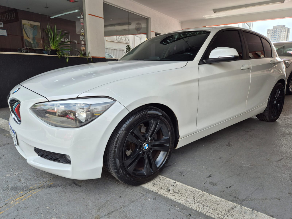BMW 116iA Branco