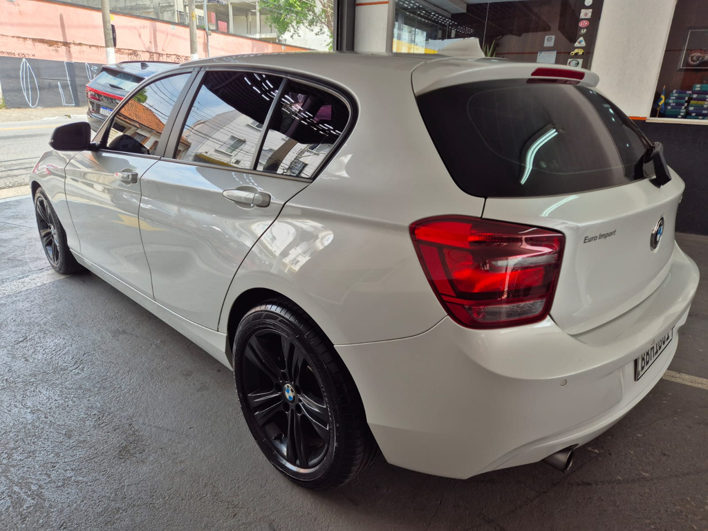 BMW 116iA Branco