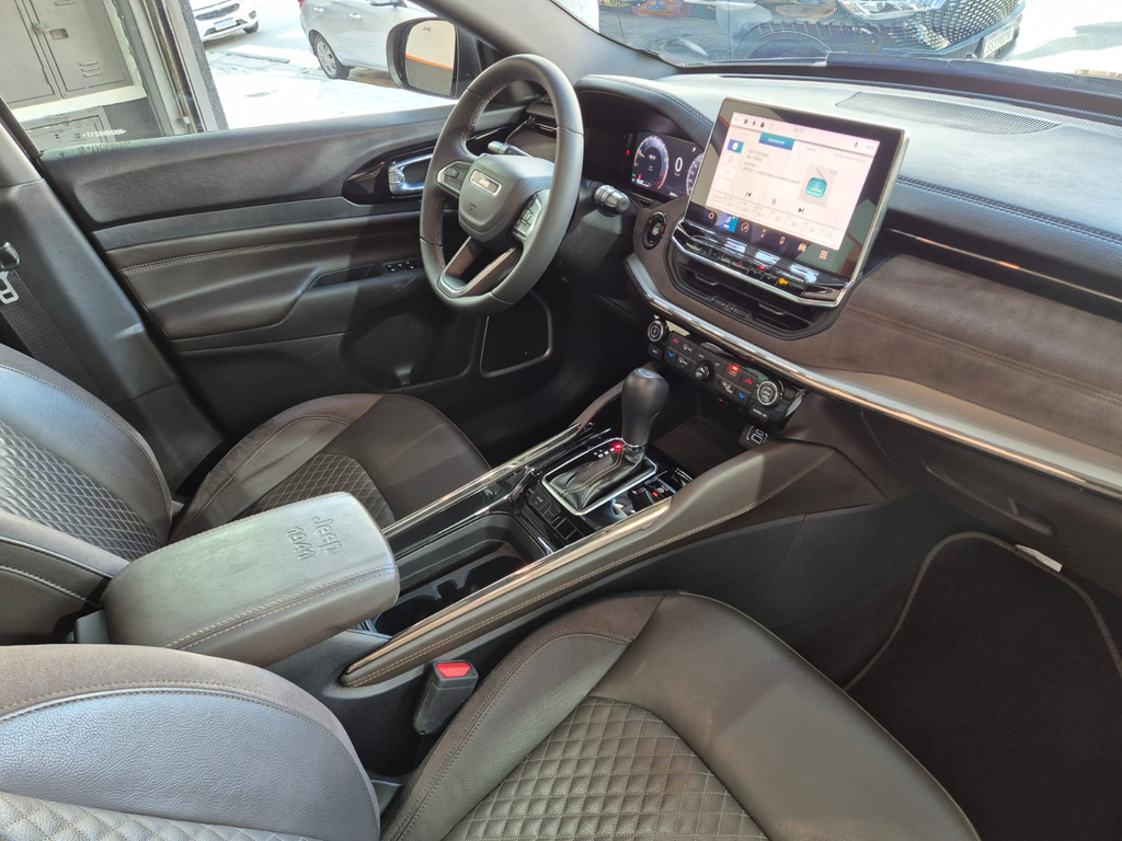 Jeep Commander Cinza