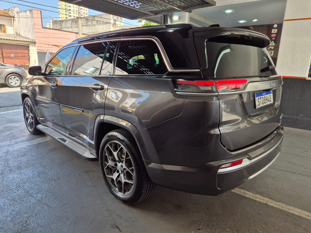 Jeep Commander Cinza