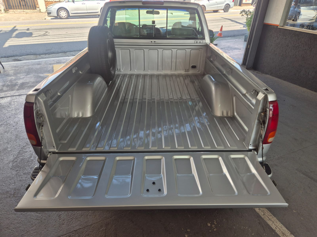 Chevrolet Silverado Prata