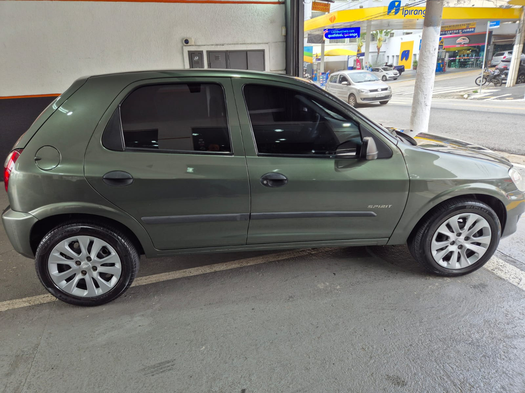Chevrolet Celta Verde