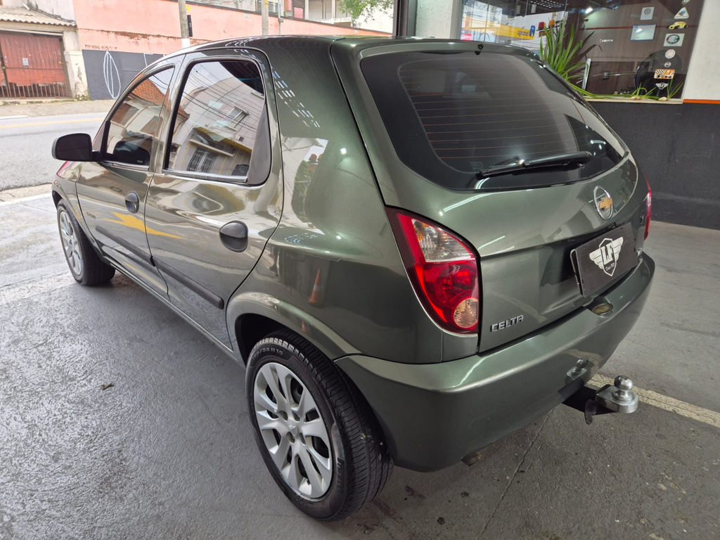 Chevrolet Celta Verde