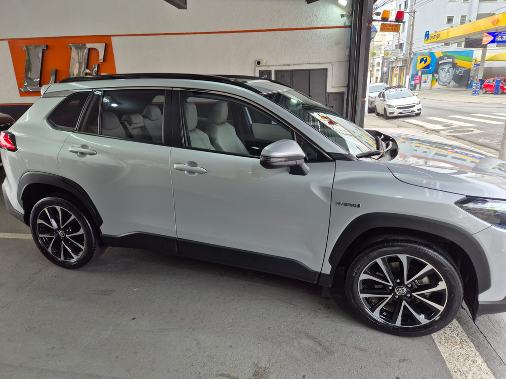 Toyota Corolla Cross Prata