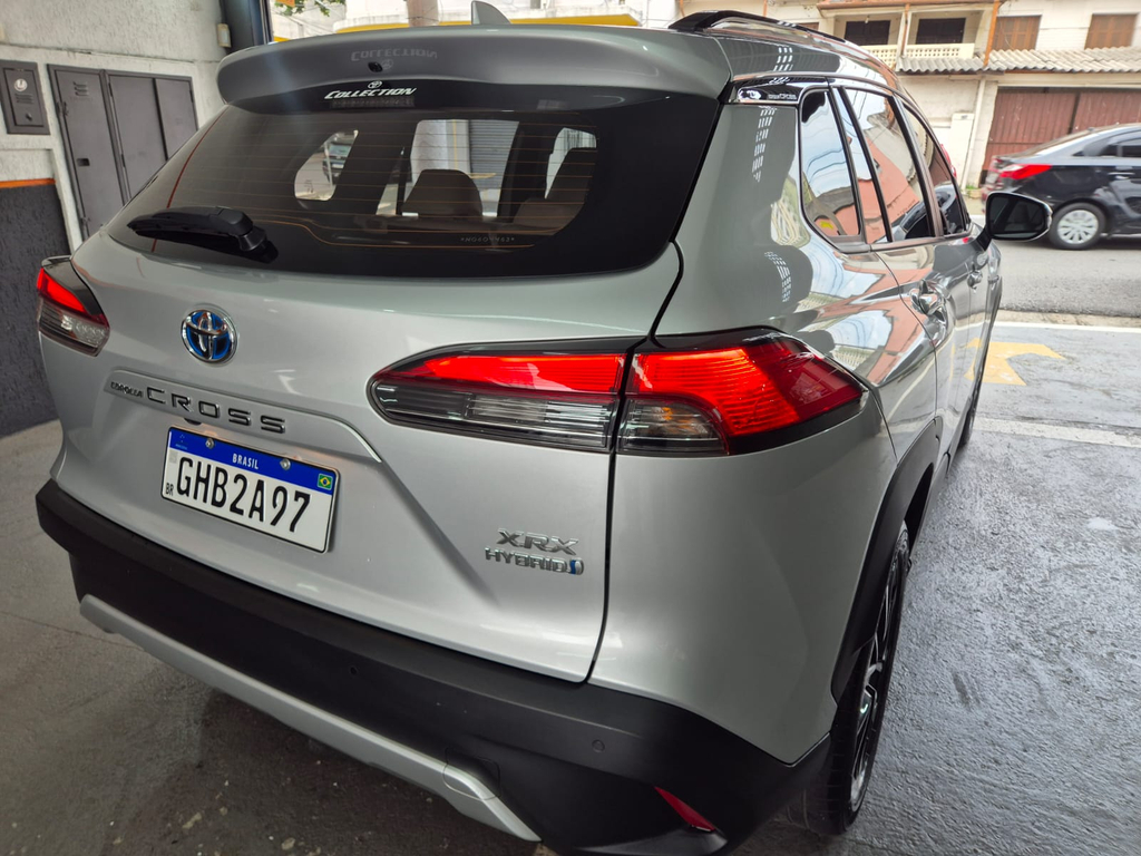 Toyota Corolla Cross Prata