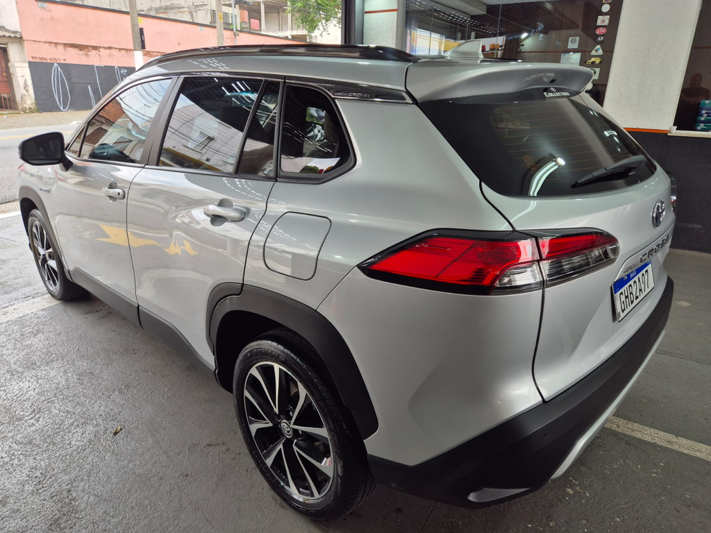 Toyota Corolla Cross Prata
