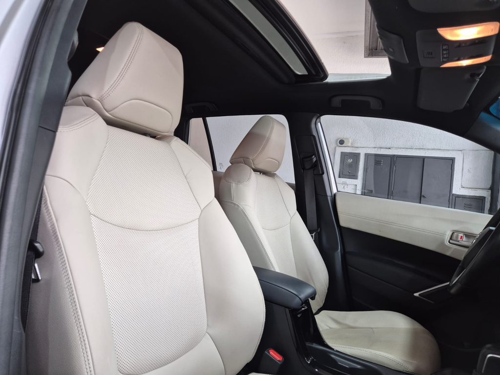 Toyota Corolla Cross Prata