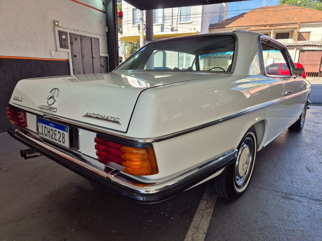 Mercedes Benz 250 Branco