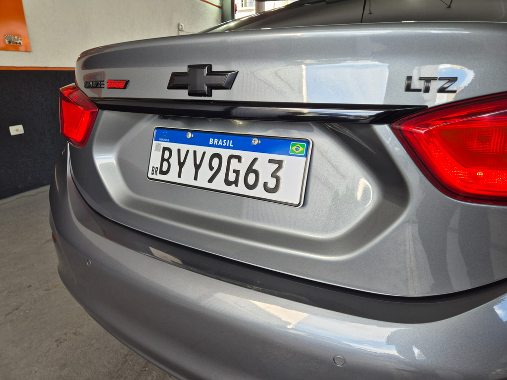 Chevrolet Cruze Sedan Cinza