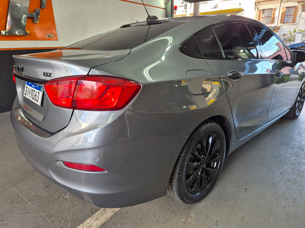 Chevrolet Cruze Sedan Cinza