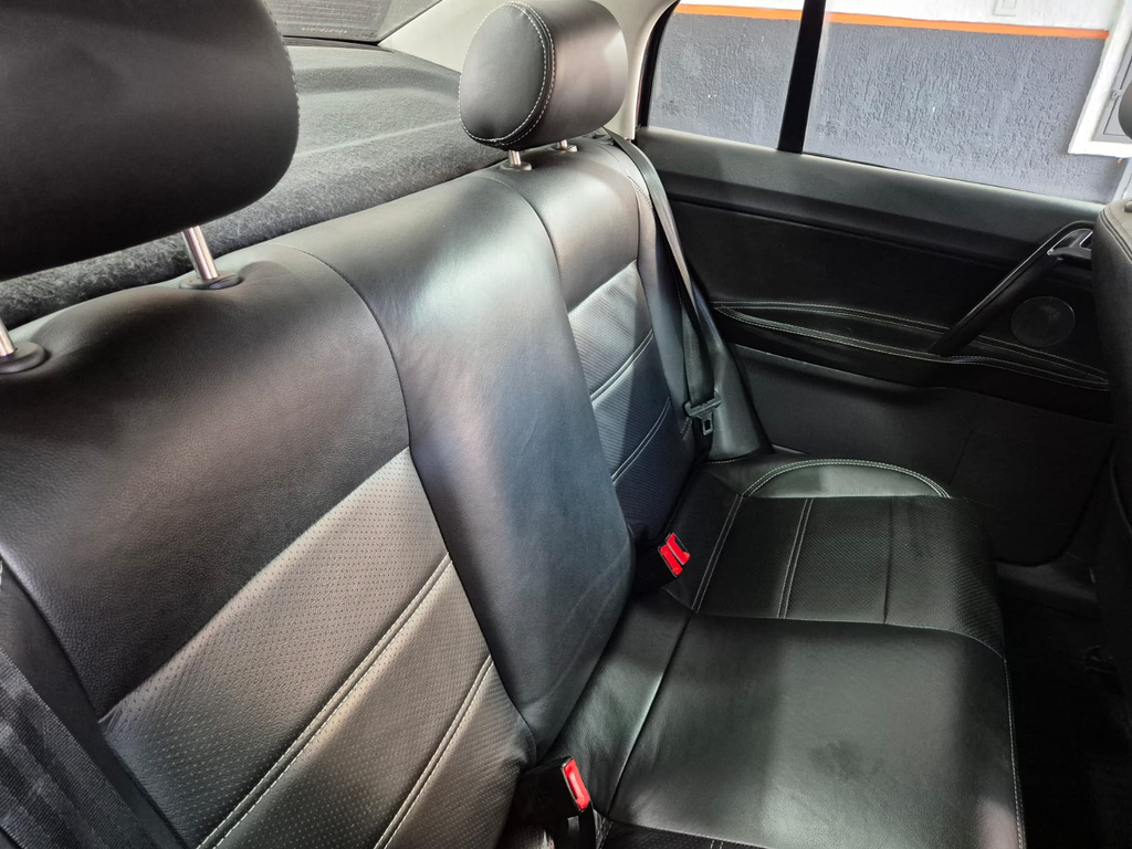 Volkswagen Polo Sedan Preto