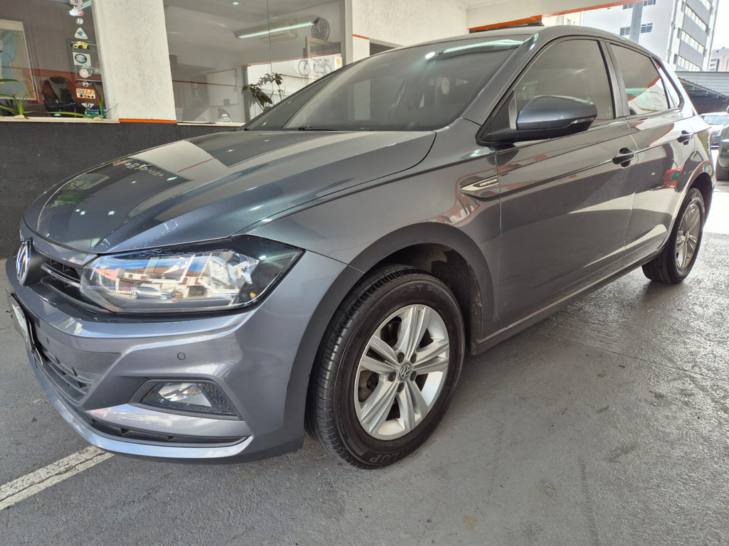 Volkswagen Polo Cinza