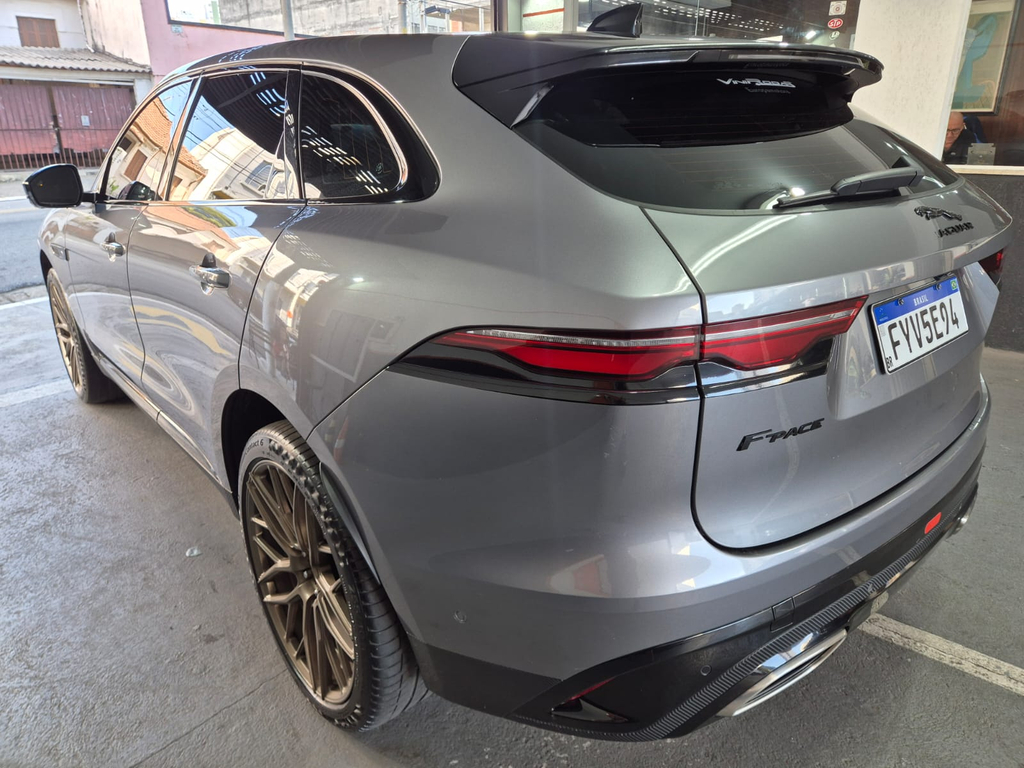 Jaguar F-Pace Cinza