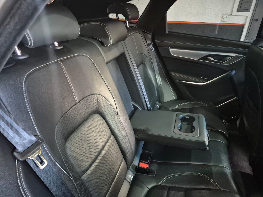 Jaguar F-Pace Cinza