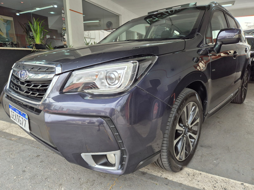 Subaru Forester Cinza