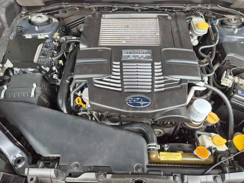 Subaru Forester Cinza