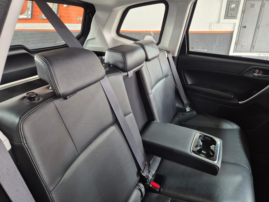 Subaru Forester Cinza