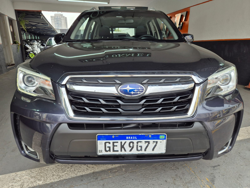 Subaru Forester Cinza