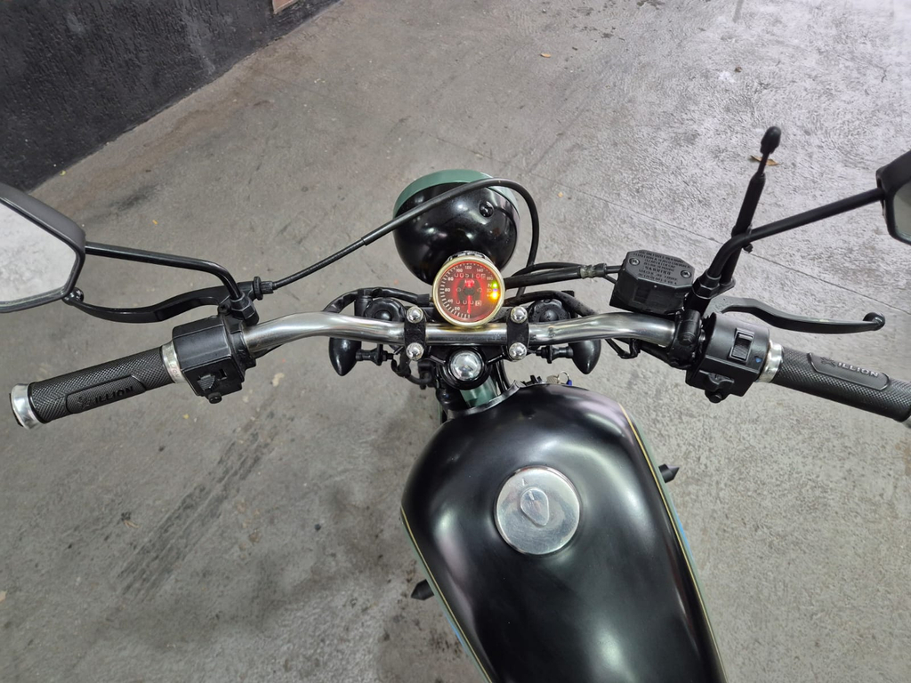 Suzuki INTRUDER Preto