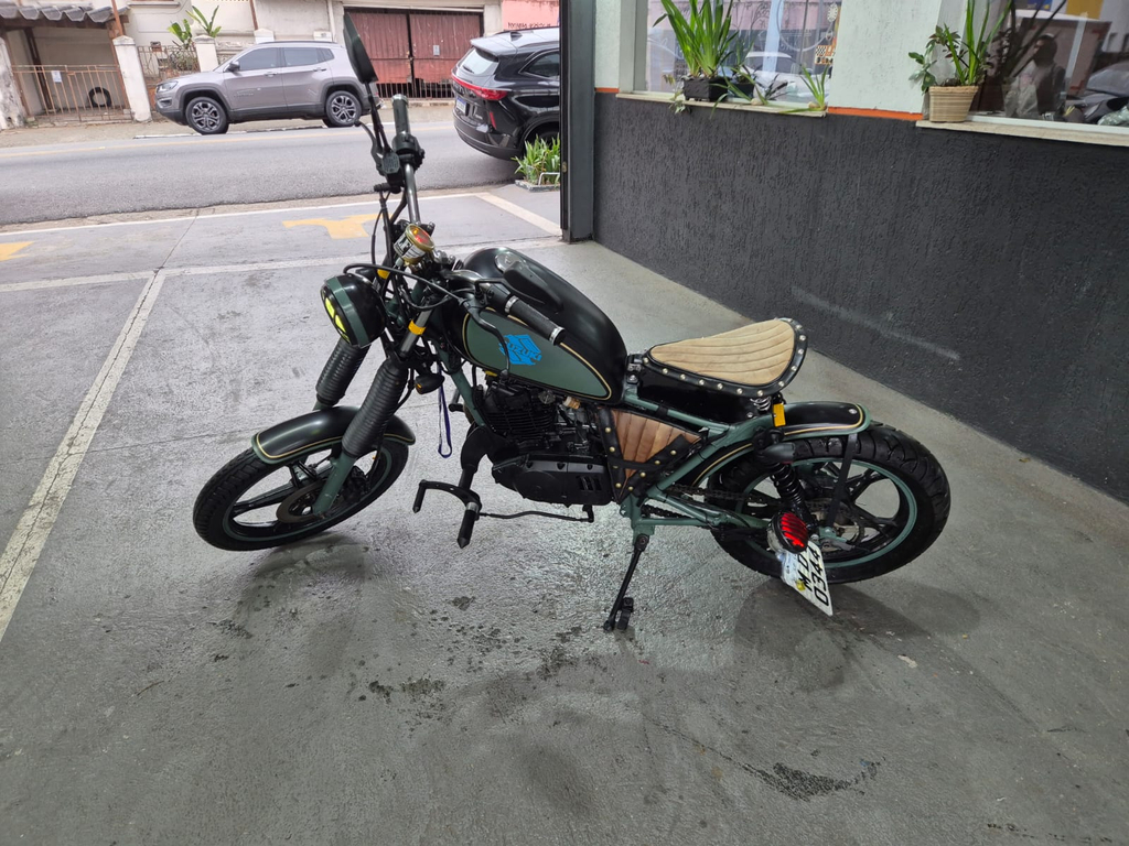 Suzuki INTRUDER Preto