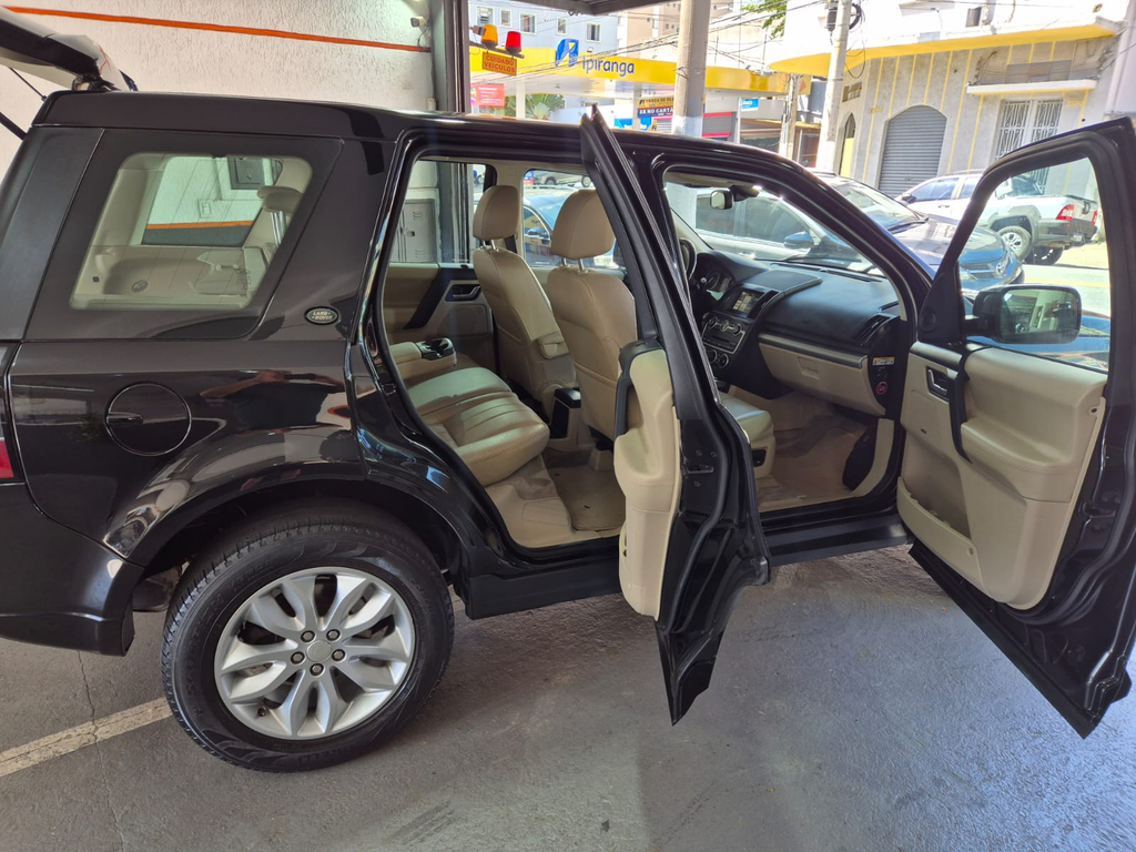 Land Rover Freelander 2 Preto