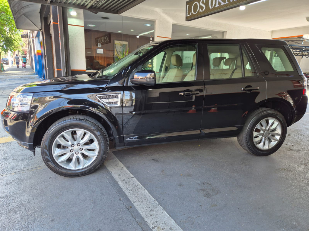 Land Rover Freelander 2 Preto