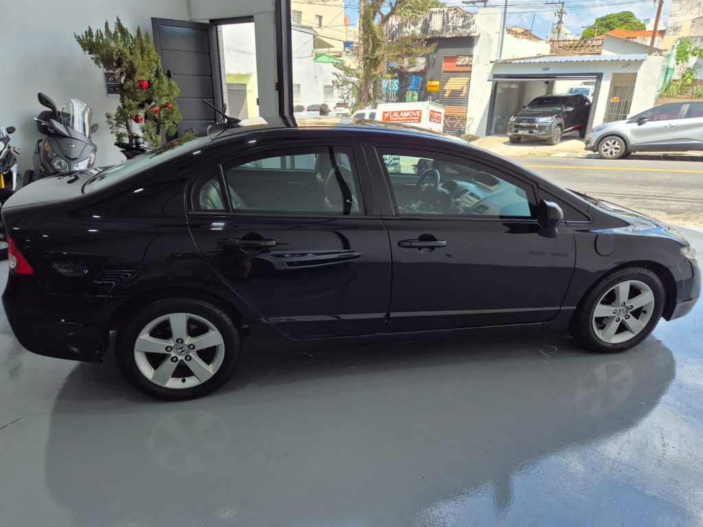Honda Civic Preto