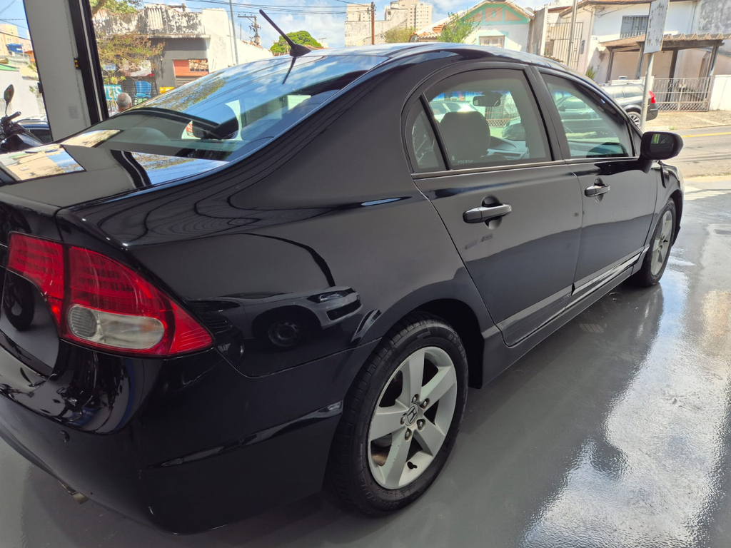 Honda Civic Preto