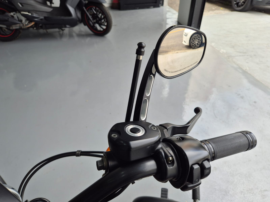 Harley-Davidson XL 883 Preto