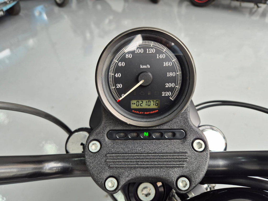 Harley-Davidson XL 883 Preto