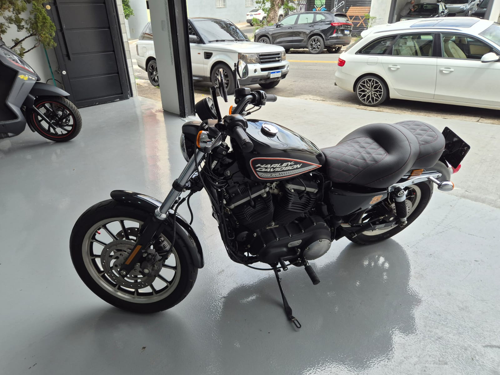 Harley-Davidson XL 883 Preto
