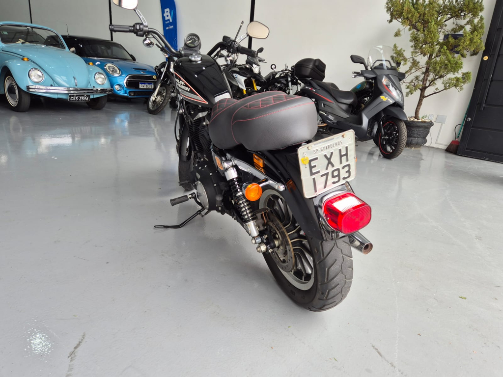 Harley-Davidson XL 883 Preto