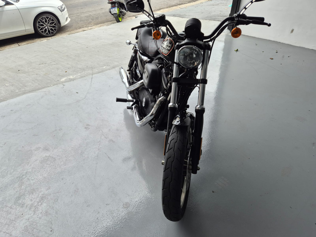Harley-Davidson XL 883 Preto