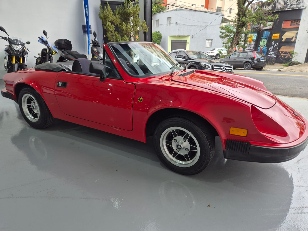 Volkswagen PUMA Vermelho