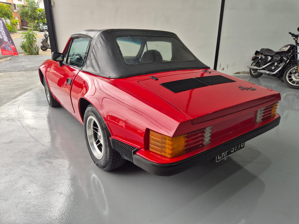 Volkswagen PUMA Vermelho