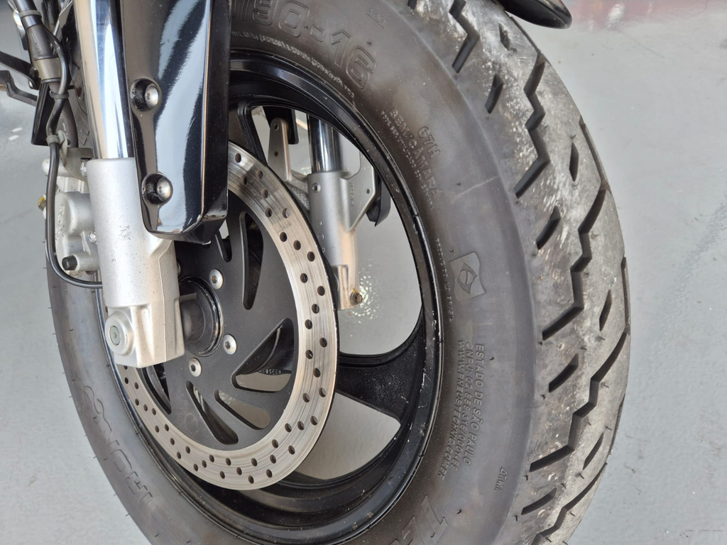 Suzuki BOULEVARD Preto